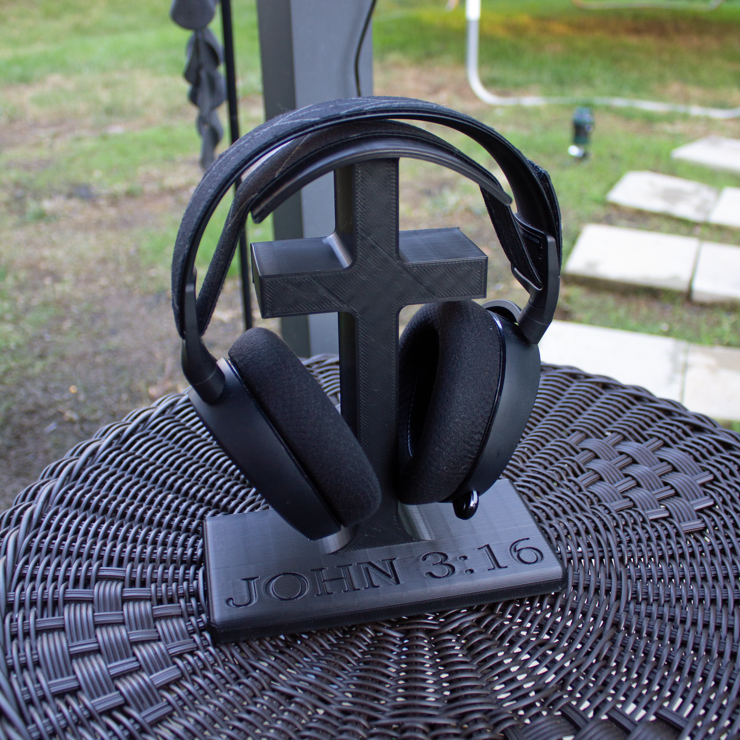 Cross Headphone Holder